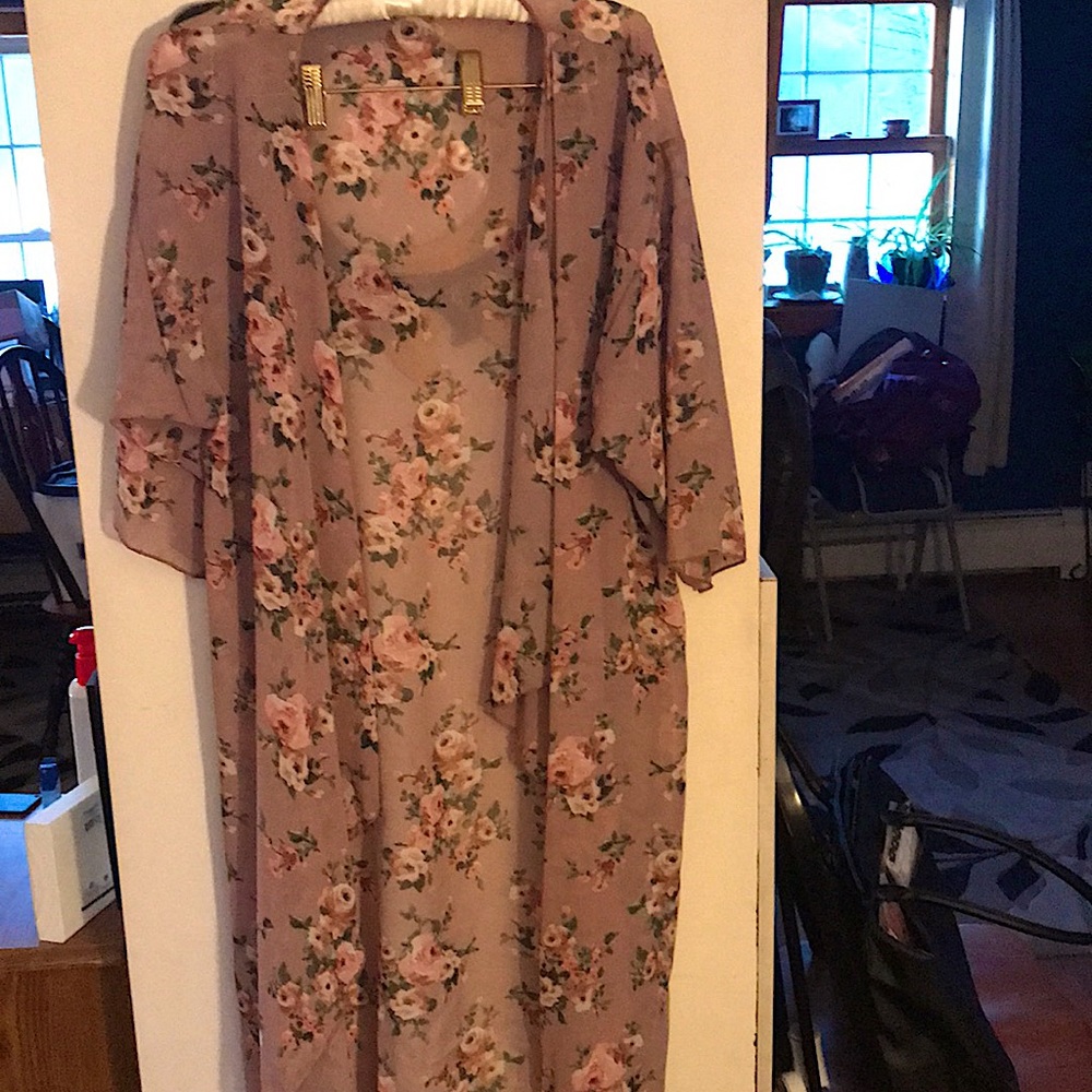 LuLaRoe, Shirley, size M.. beautiful colors, floral print